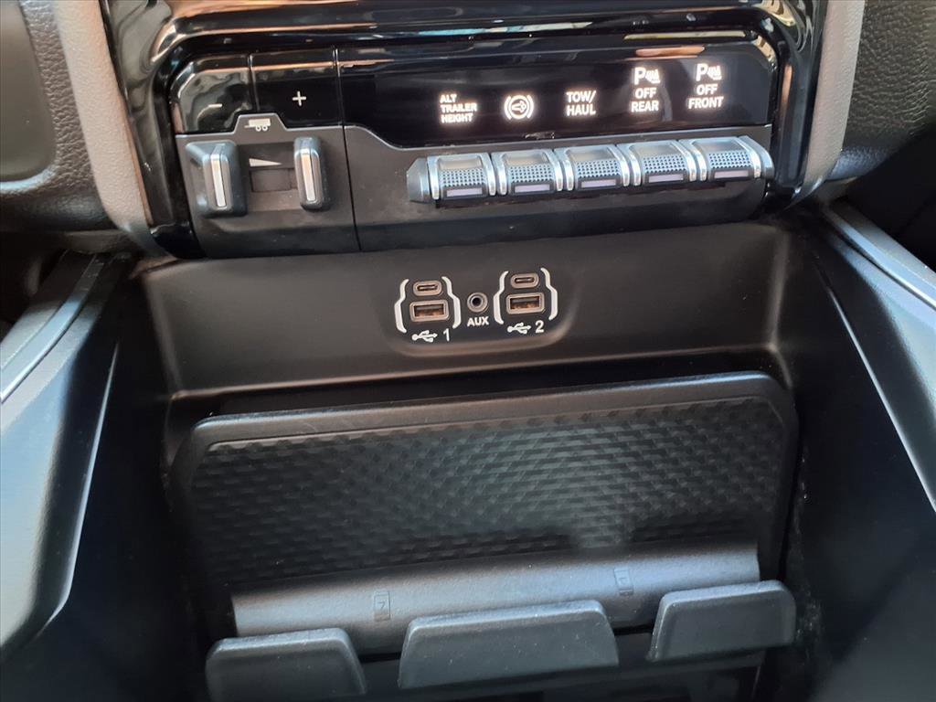 Used 2024 RAM 3500 Laramie w/ Night Edition image 10