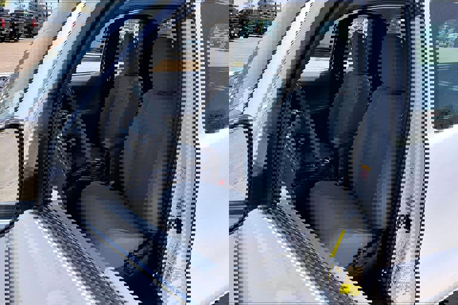 Used 2018 Toyota Tacoma SR image 8