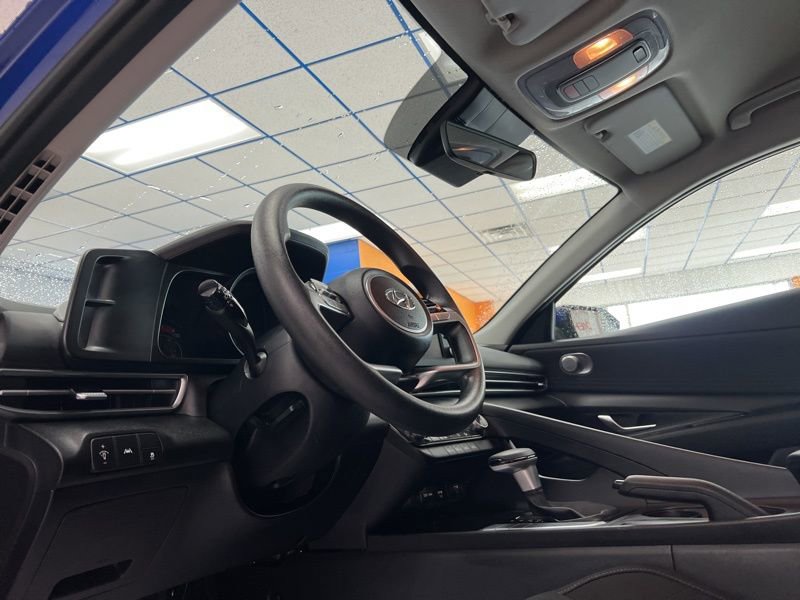 Used 2023 Hyundai Elantra SEL w/ Preferred Accessory Package image 18