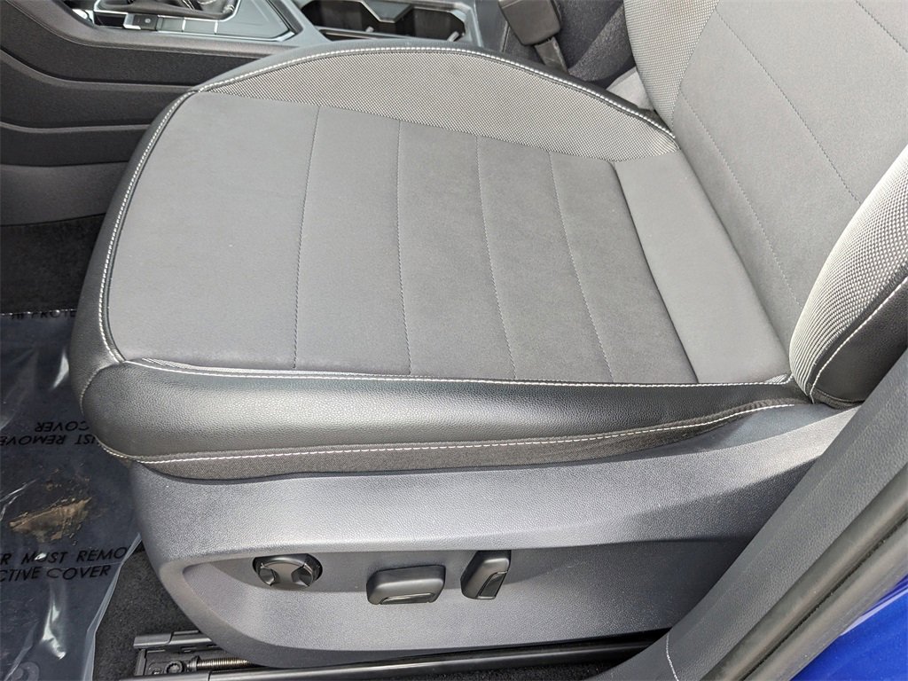 Certified 2023 Volkswagen Taos SE image 23