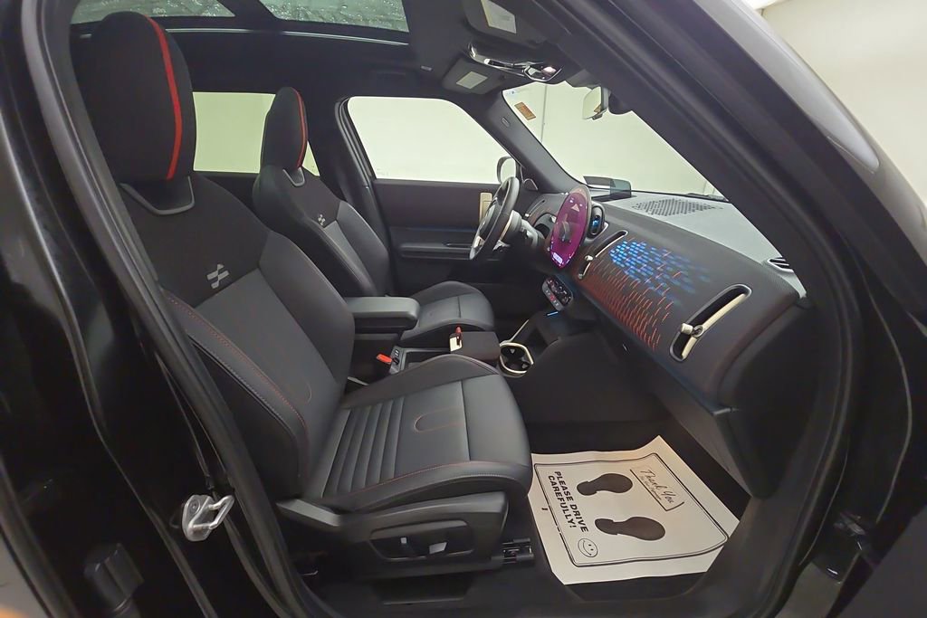 Certified 2025 MINI Cooper Countryman John Cooper Works w/ Comfort Package Max image 31