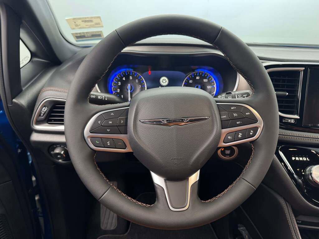 New 2026 Chrysler Pacifica Pinnacle w/ Trailer Tow Group image 22