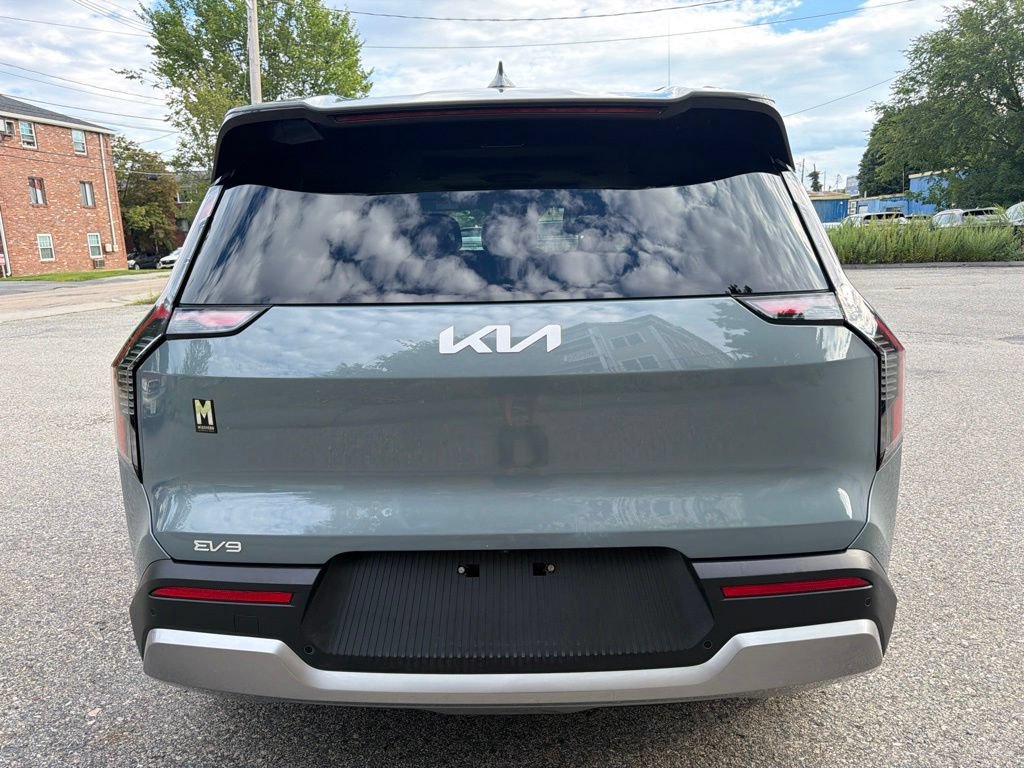 Certified 2024 Kia EV9 Wind AWD/4WD image 6