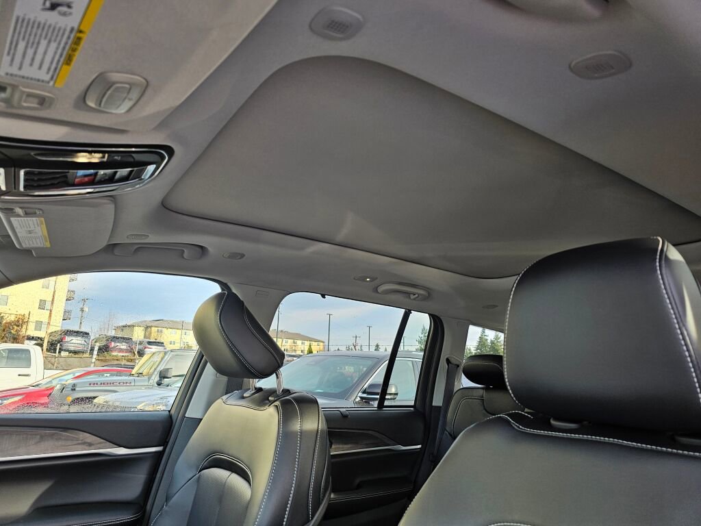 New 2024 Jeep Grand Cherokee Limited 4xe w/ Luxury Tech Group II image 19