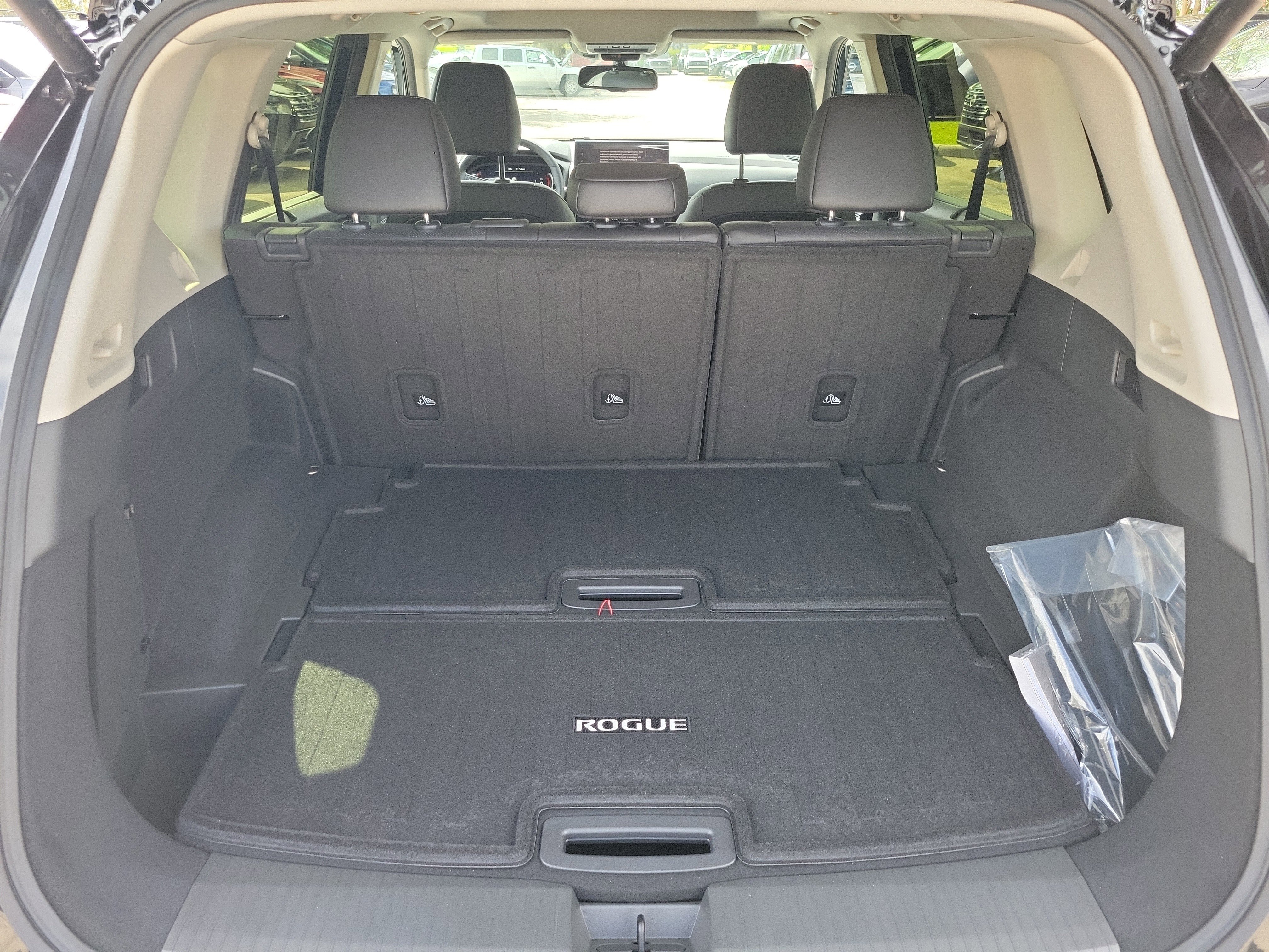 New 2026 Nissan Rogue Platinum image 6