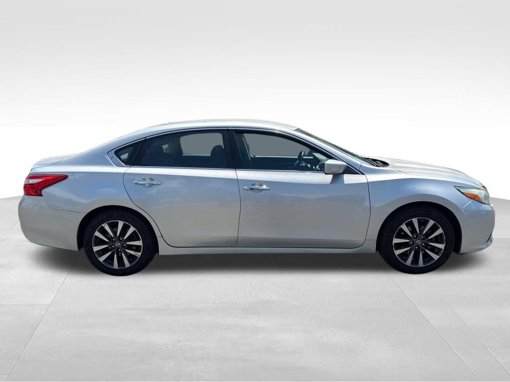 Used 2017 Nissan Altima 2.5 SV FWD image 7