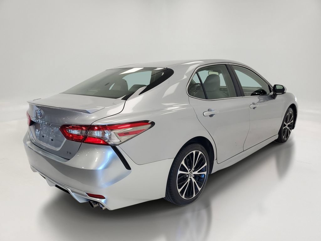 Used 2018 Toyota Camry SE FWD image 5