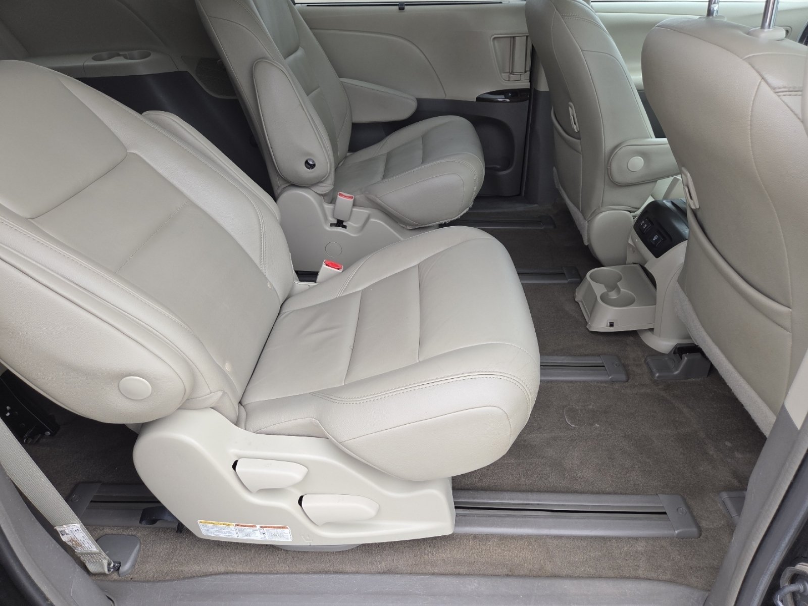 Used 2019 Toyota Sienna XLE w/ XLE Navigation Package AWD/4WD image 21