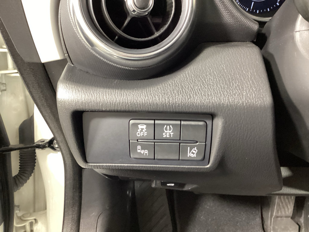 Used 2016 MAZDA MX-5 Miata Grand Touring RWD image 13