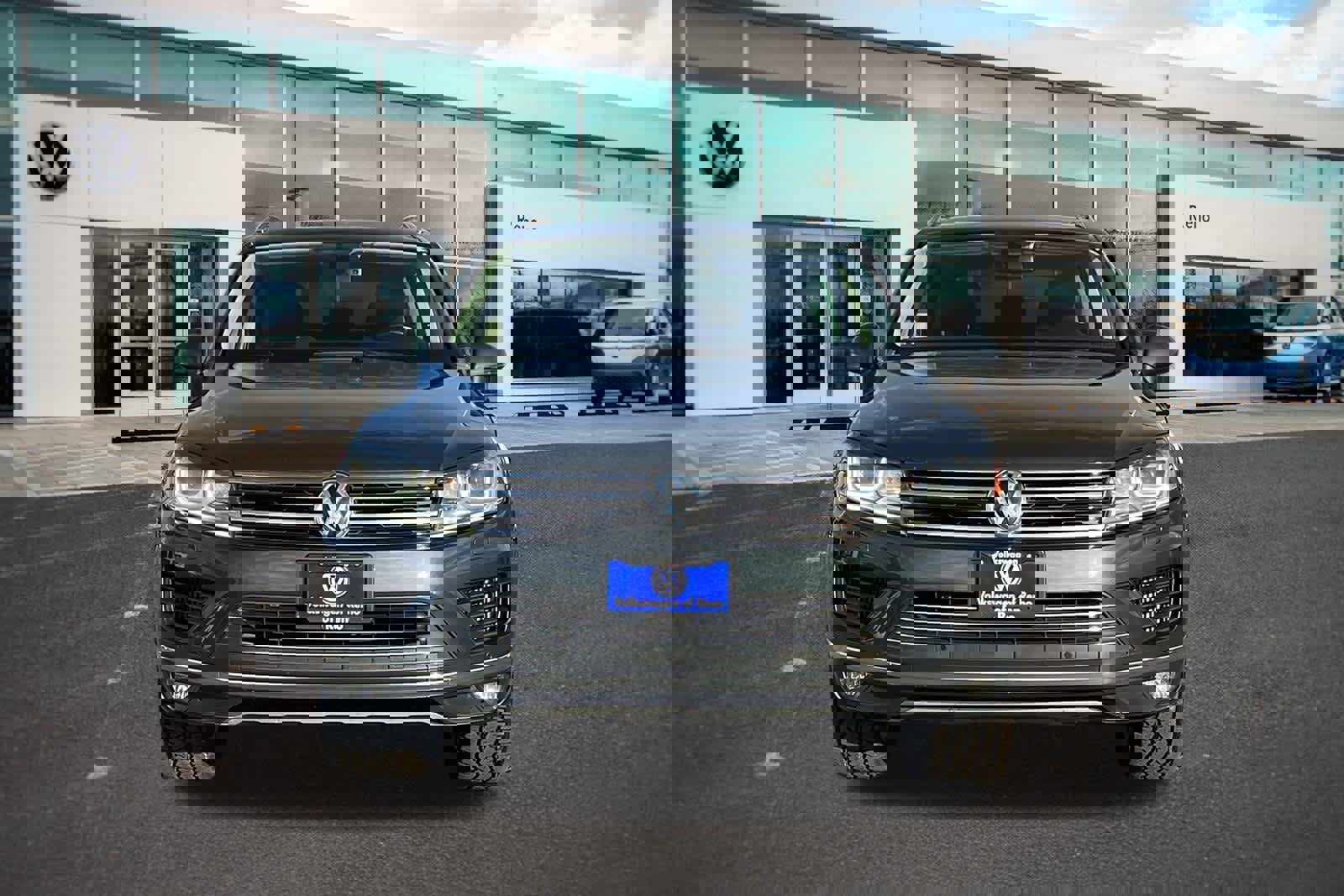 Used 2016 Volkswagen Touareg TDI image 2