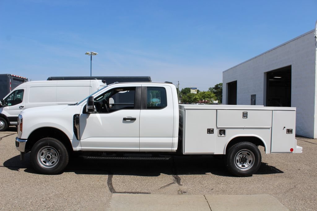 New 2026 Ford F250 XL w/ XL Chrome Package AWD/4WD image 4
