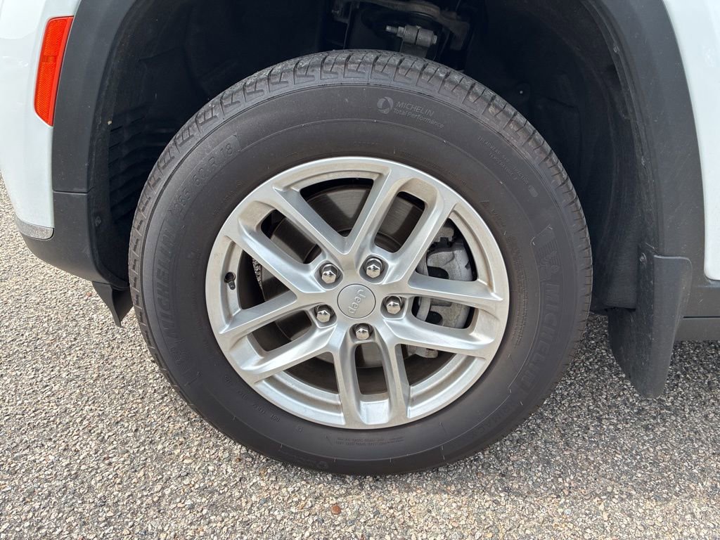 Used 2025 Jeep Grand Cherokee L Laredo w/ Luxury Tech Group I image 10