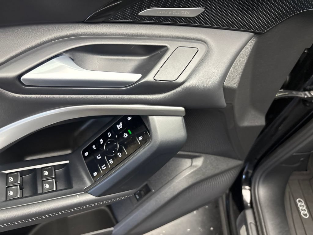 Used 2025 Audi Q5 Premium Plus AWD/4WD image 5