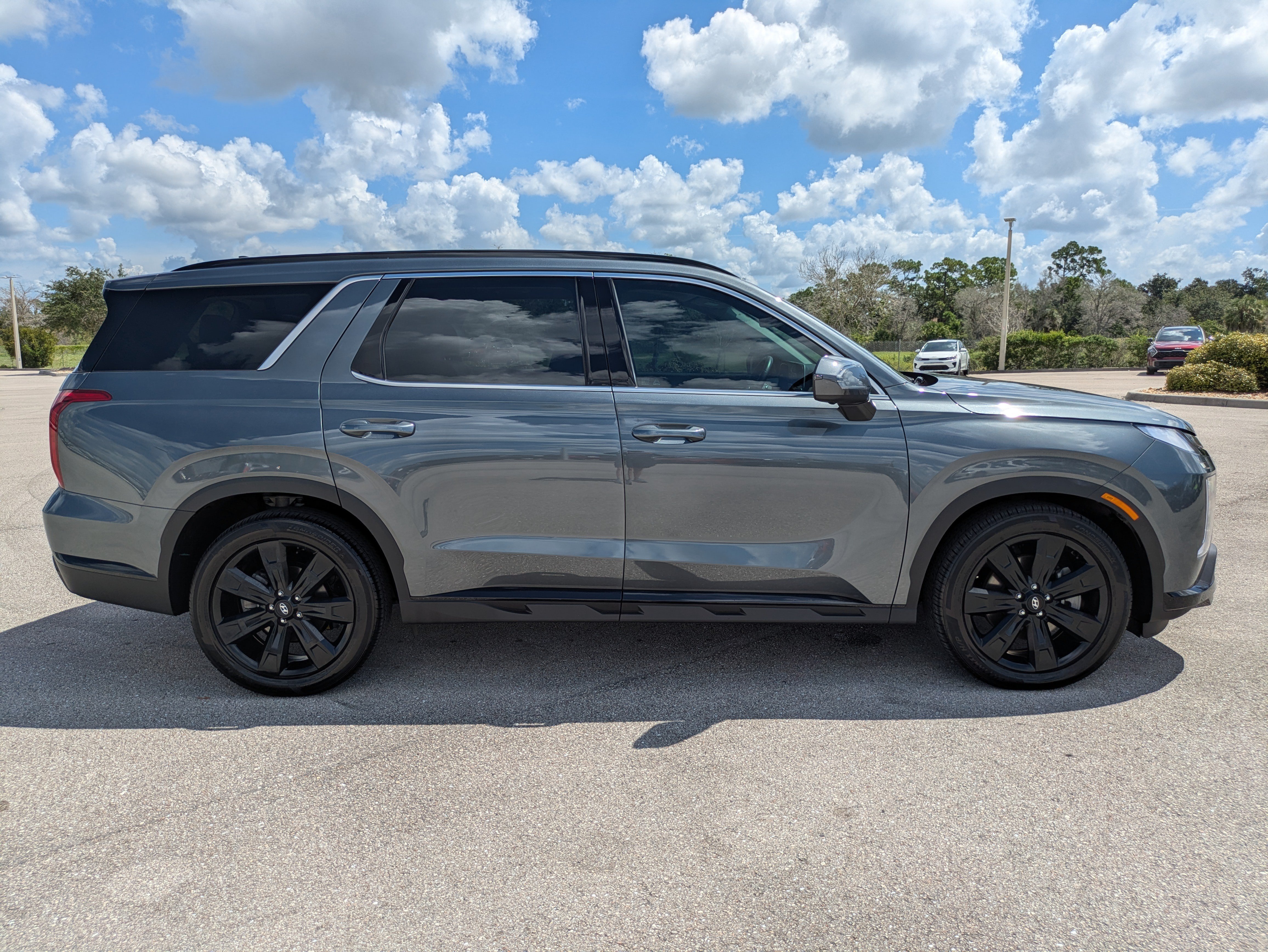 Used 2025 Hyundai Palisade XRT FWD image 3