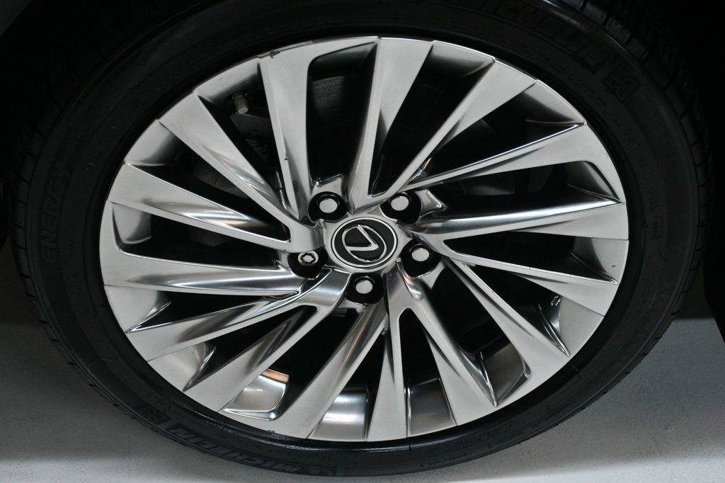 Used 2022 Lexus ES 350 Ultra Luxury image 18