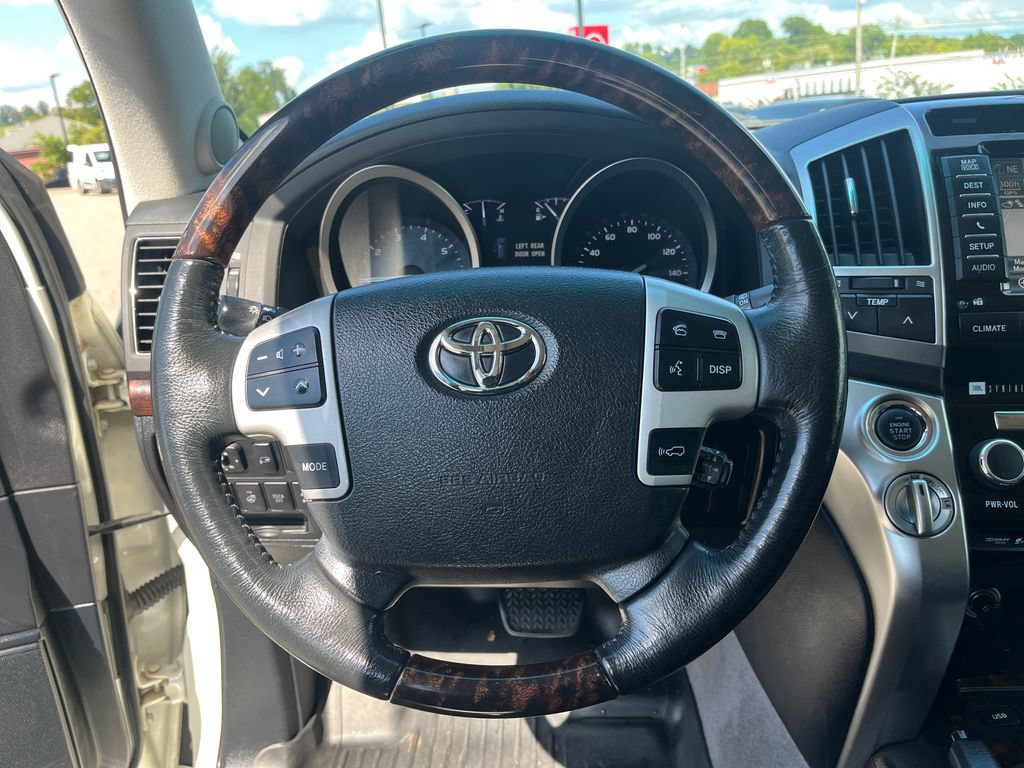 Used 2015 Toyota Land Cruiser AWD/4WD image 23