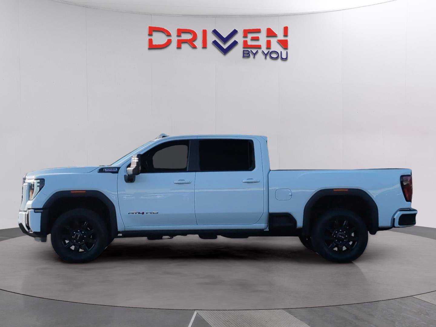 Used 2024 GMC Sierra 2500 AT4 w/ Technology Package AWD/4WD image 2