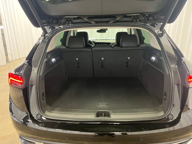 Used 2022 Buick Envision Essence w/ Technology Package I image 12