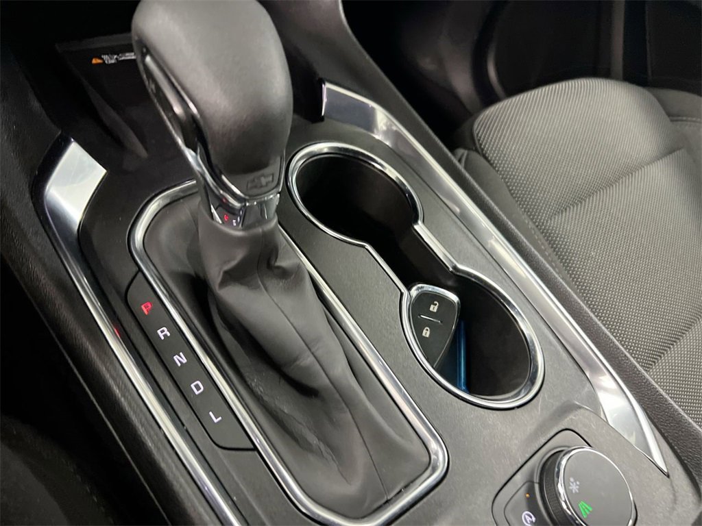 Used 2023 Chevrolet Traverse LT image 16