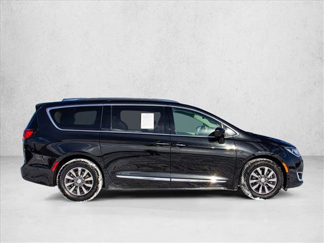 Used 2019 Chrysler Pacifica Touring-L Plus image 4