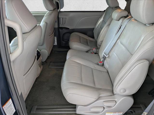 Used 2019 Toyota Sienna XLE image 18
