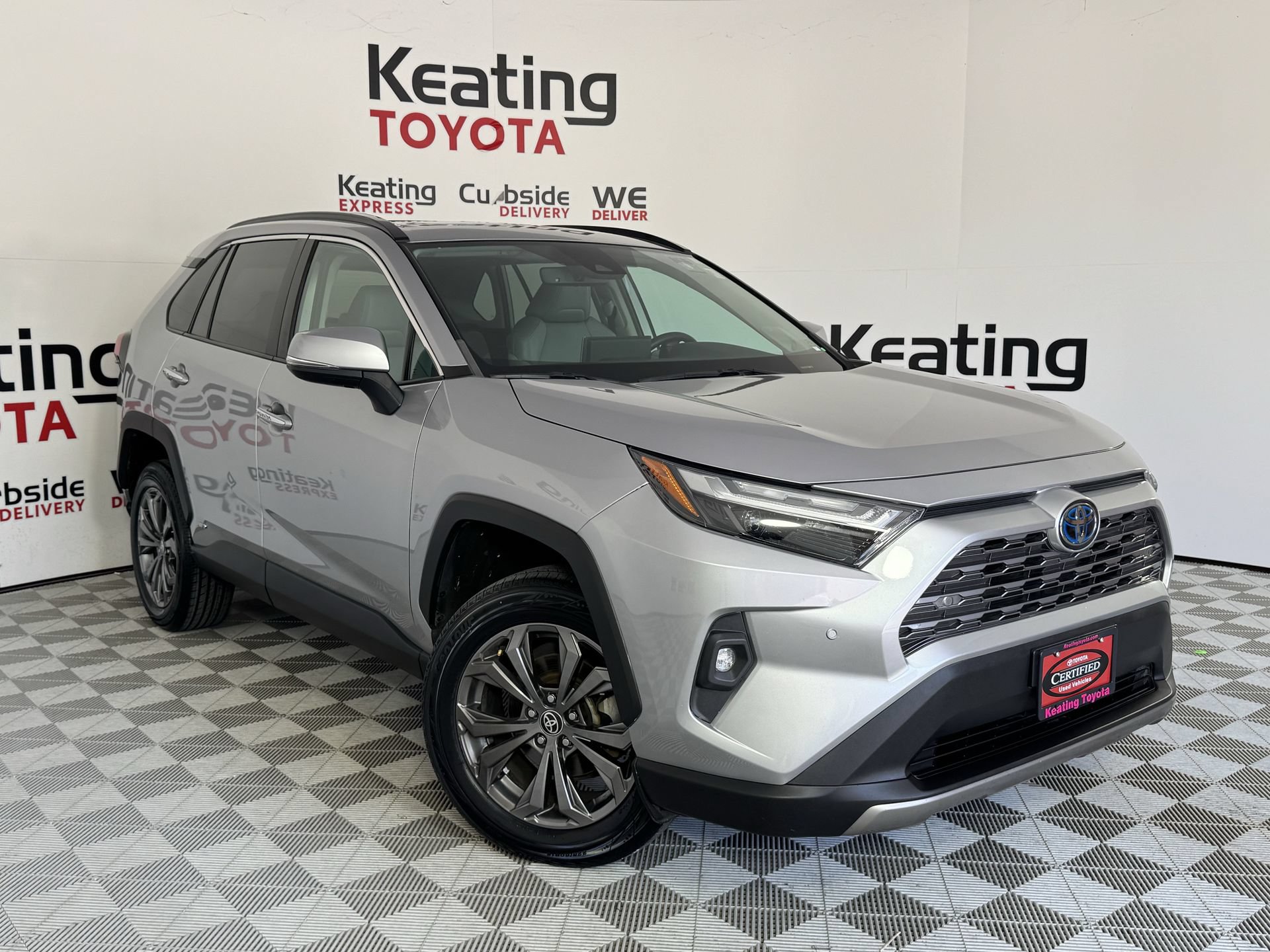 Certified 2022 Toyota RAV4 Limited AWD/4WD image 3