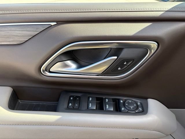 Certified 2022 GMC Yukon SLT w/ SLT Premium Package AWD/4WD image 19