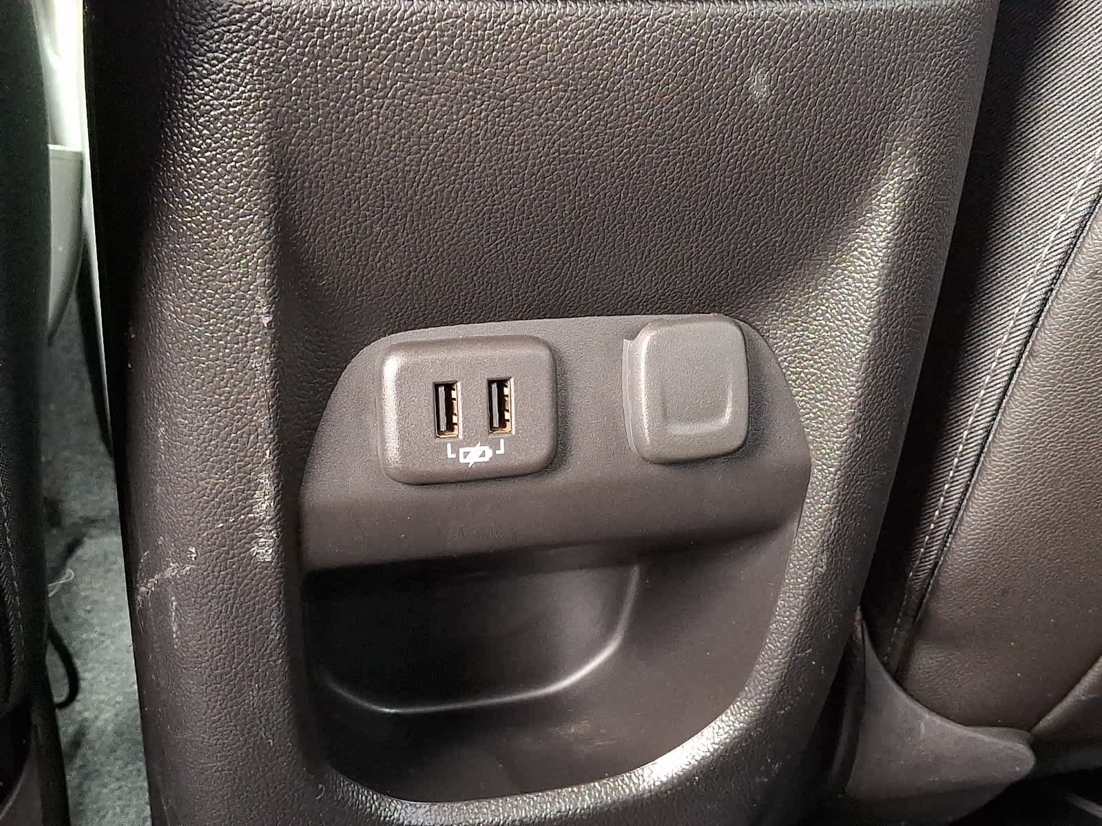 Used 2019 Chevrolet Colorado Z71 AWD/4WD image 12