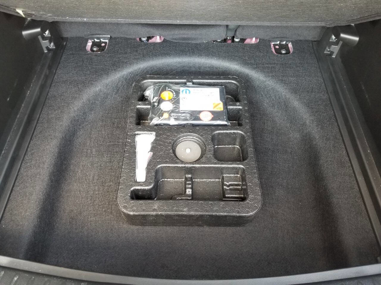 Certified 2023 Jeep Compass Limited image 17