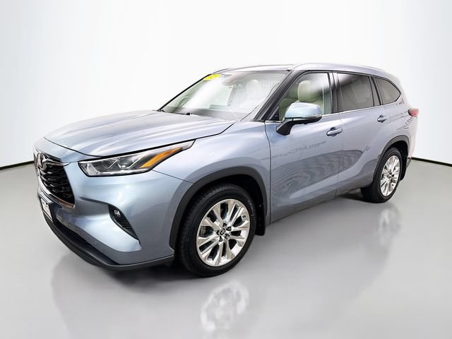 Used 2023 Toyota Highlander Limited AWD/4WD image 3