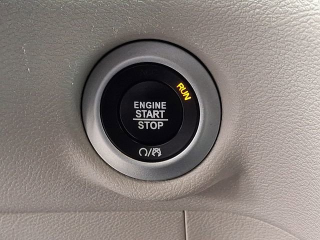 Used 2023 Chrysler Voyager LX image 23
