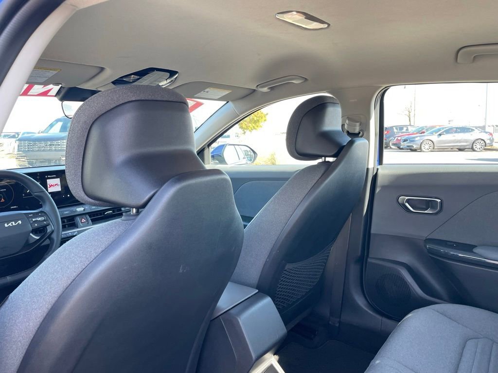 Used 2025 Kia K4 EX image 25