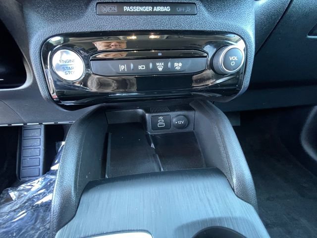 Used 2025 Ford Escape SE w/ PHEV Premium Package image 15