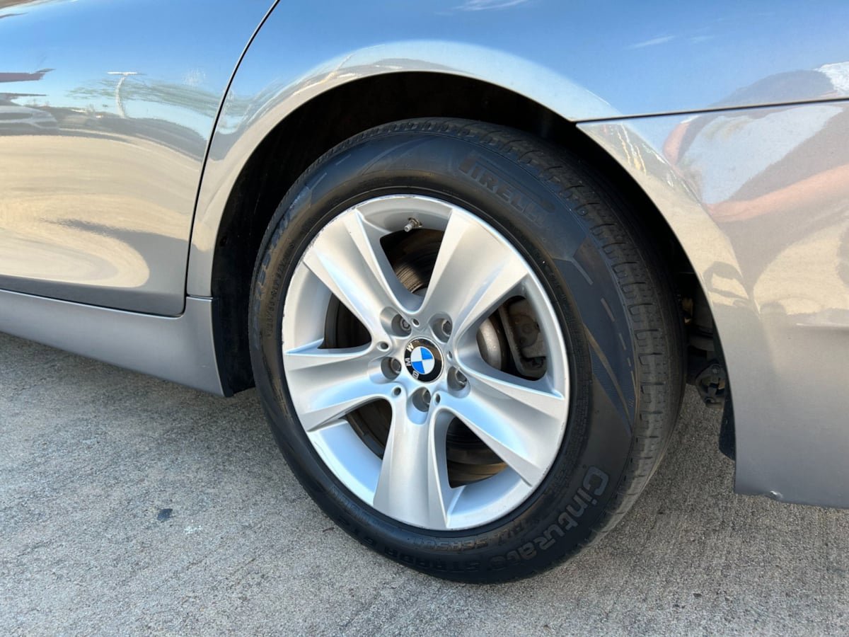 Used 2013 BMW 528i xDrive Sedan AWD/4WD image 19