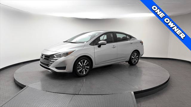 Used 2025 Nissan Versa SV FWD image 2