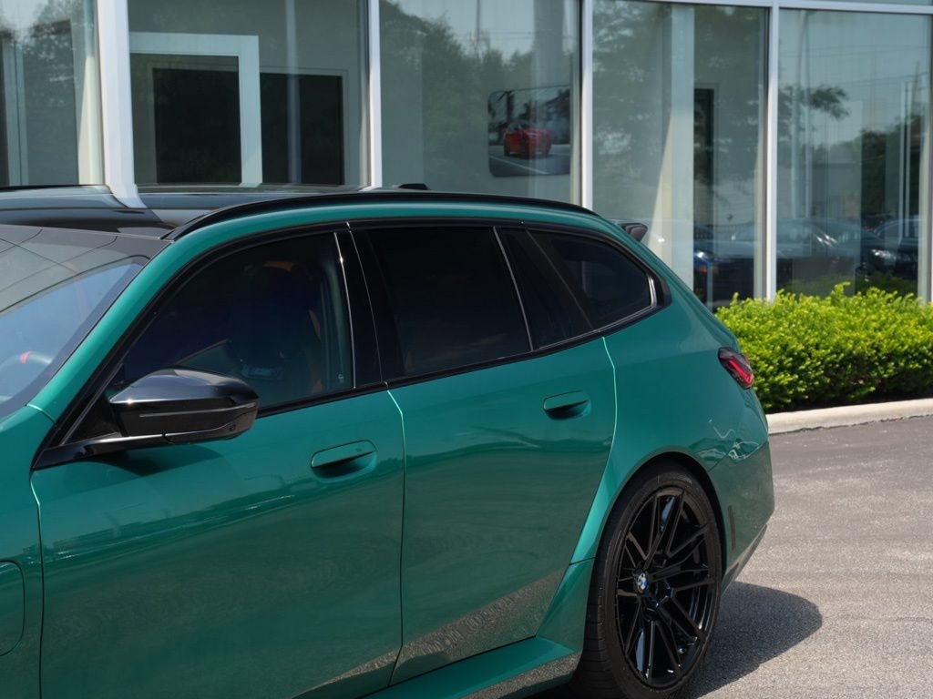 Used 2025 BMW M5 Touring AWD/4WD image 3