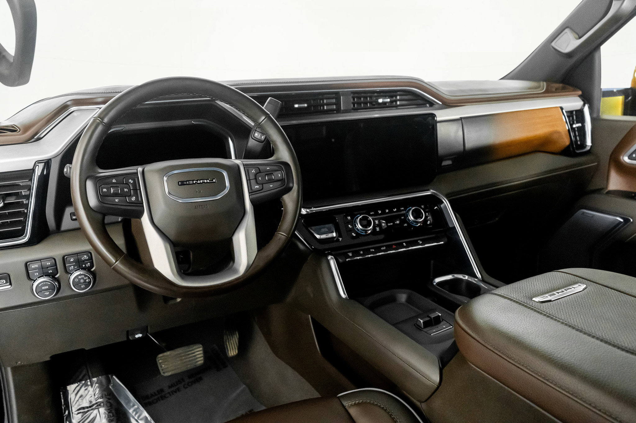 Used 2025 GMC Sierra 3500 Denali w/ Denali Reserve Package image 2