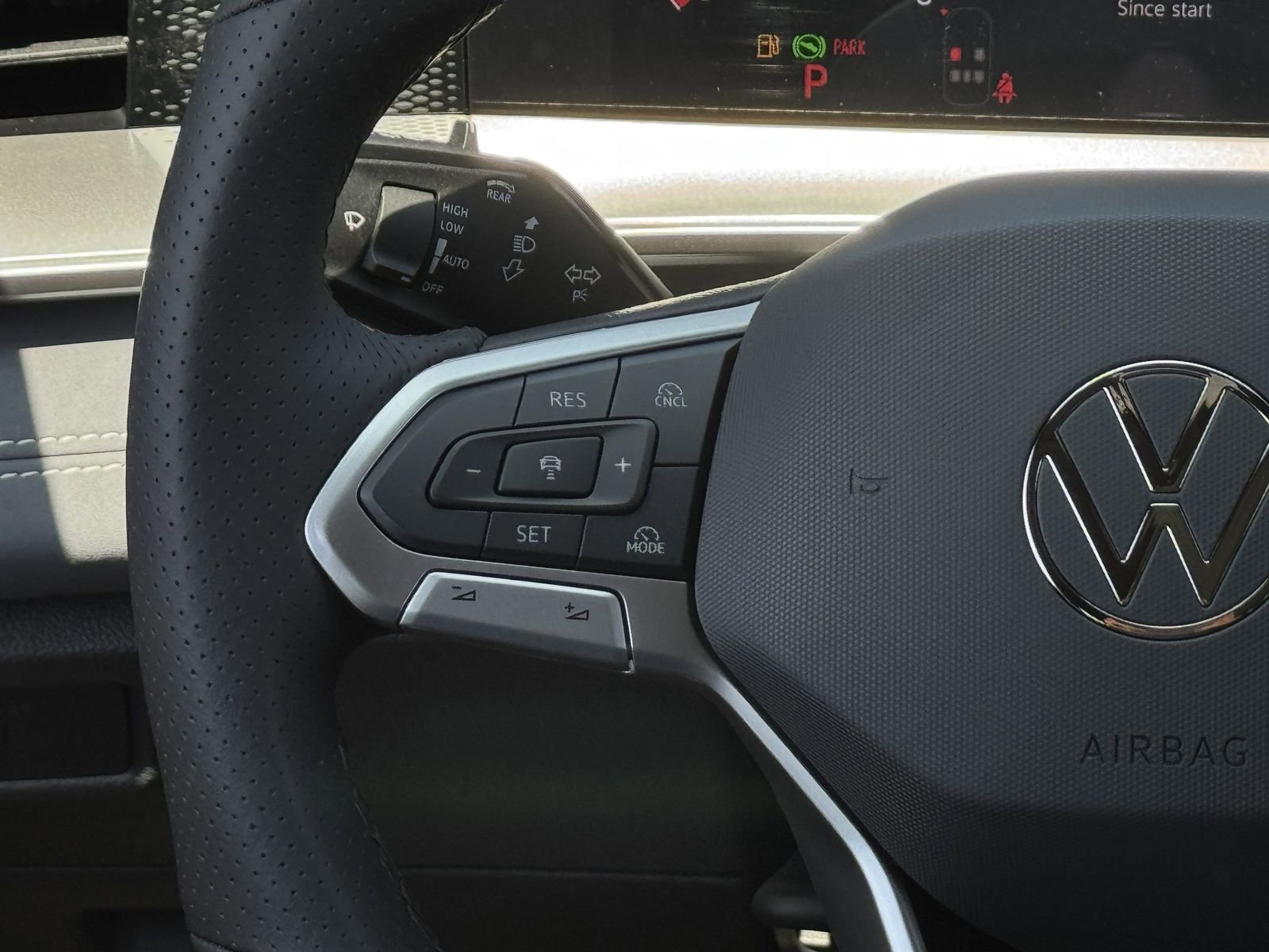 New 2026 Volkswagen Tiguan SE R-Line FWD image 17