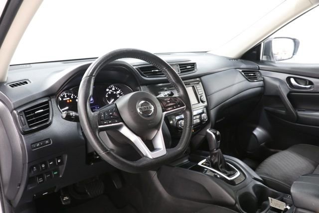 Used 2019 Nissan Rogue SV AWD/4WD image 16