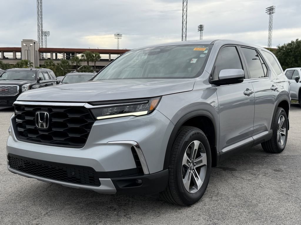 Used 2025 Honda Pilot EX-L image 9