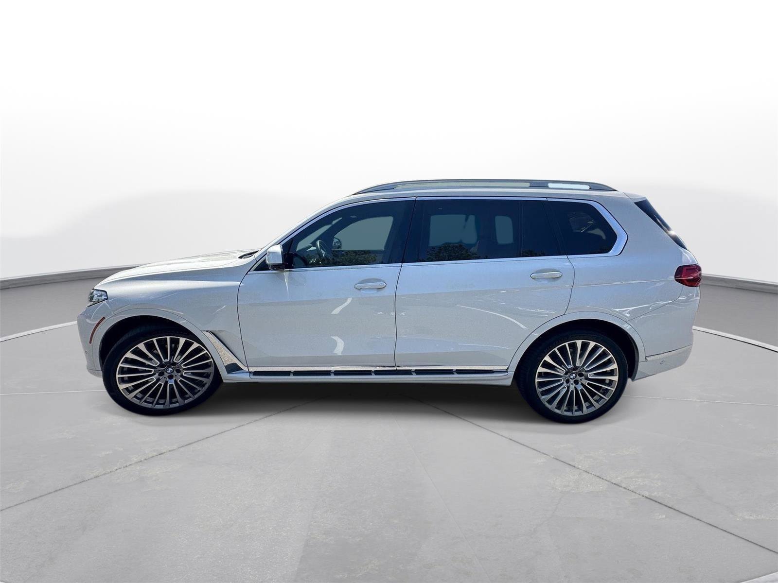 Used 2021 BMW X7 xDrive40i w/ Premium Package 2 AWD/4WD image 9