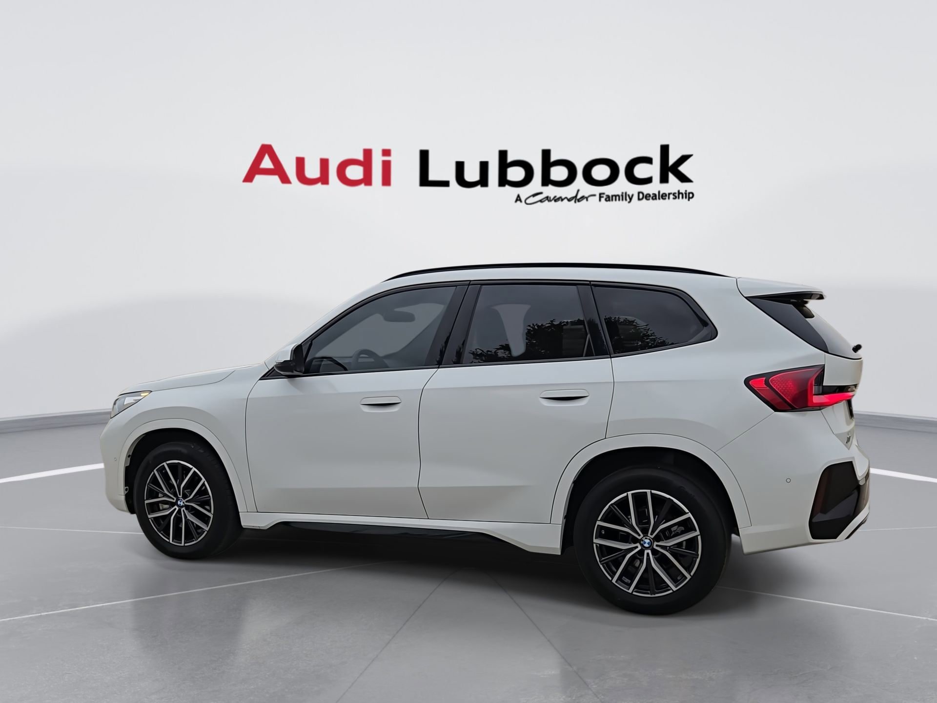 Used 2026 BMW X1 xDrive28i image 6