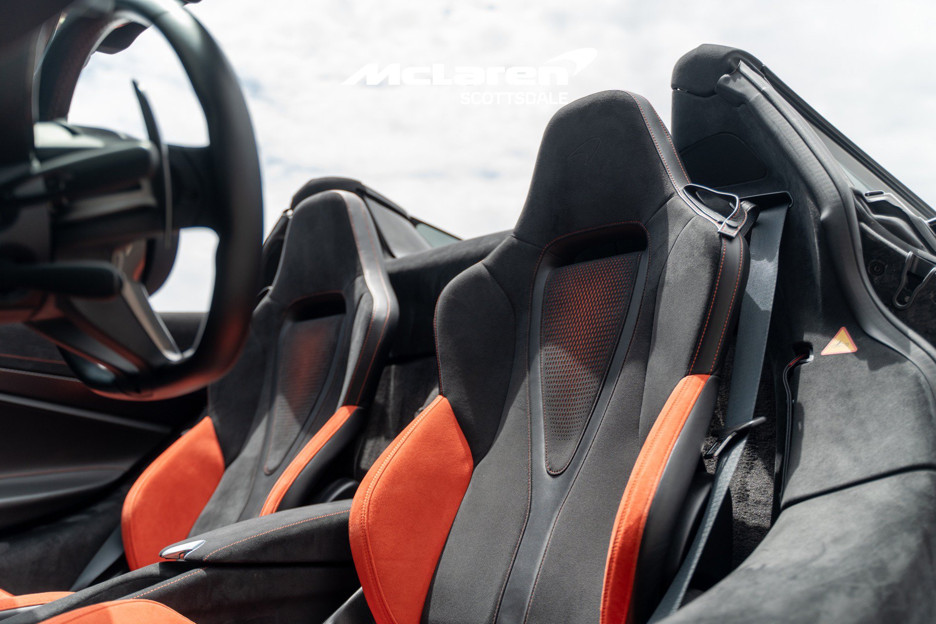 Used 2024 McLaren 750S Spider RWD image 11