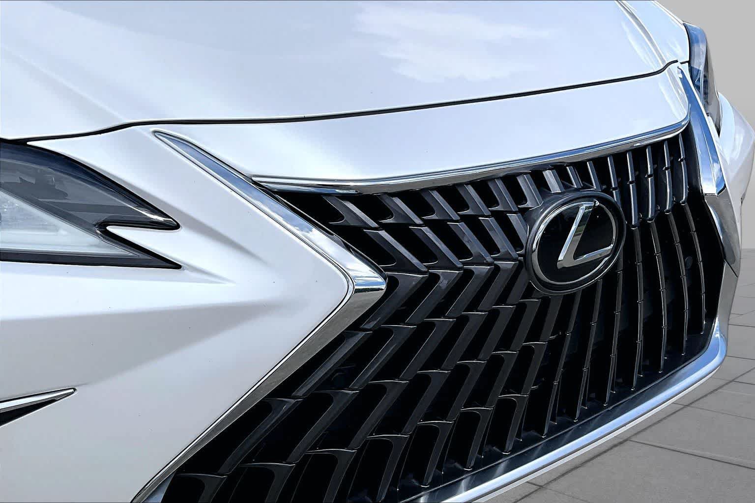 Used 2023 Lexus ES 350 w/ Premium Package FWD image 27