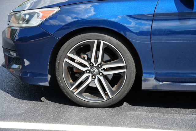 Used 2016 Honda Accord Sport image 9