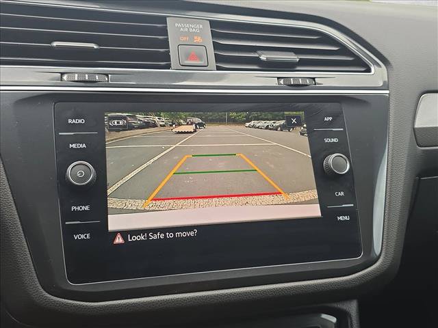 Used 2023 Volkswagen Tiguan SE w/ Panoramic Sunroof Package FWD image 13