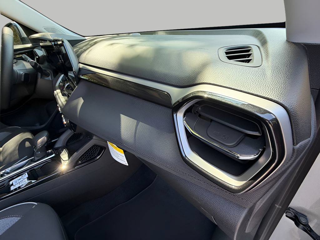 New 2026 Chevrolet TrailBlazer LT w/ LT Cold Weather Package FWD image 10