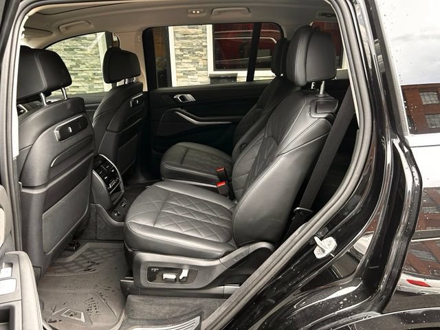 Used 2024 BMW X7 xDrive40i w/ Premium Package AWD/4WD image 16