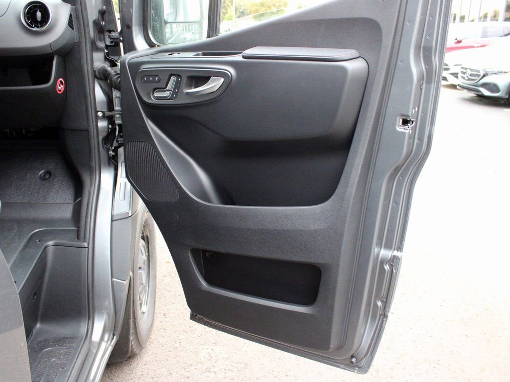 Used 2026 Mercedes-Benz Sprinter 2500 image 24