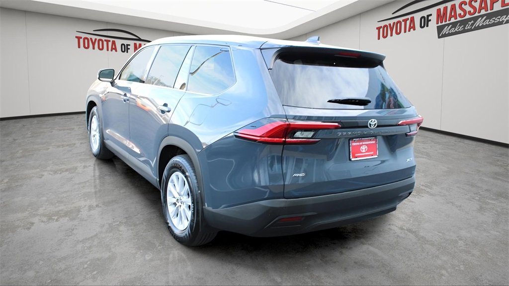 Certified 2024 Toyota Grand Highlander XLE image 3